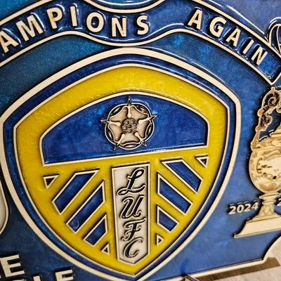 New Leeds United F.C. 2025 EFL Champions Wooden and Resin Crest - Image 5