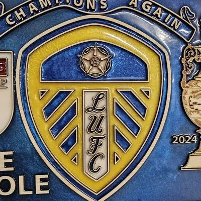 New Leeds United F.C. 2025 EFL Champions Wooden and Resin Crest - Image 6