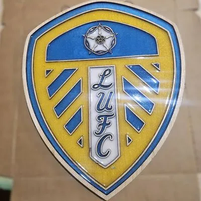 Leeds United F.C. Handcrafted Wooden and Resin Crest - Image 3
