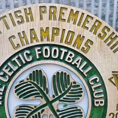 New Celtic F.C. 2025 Champions Wooden and Resin Crest - Image 6