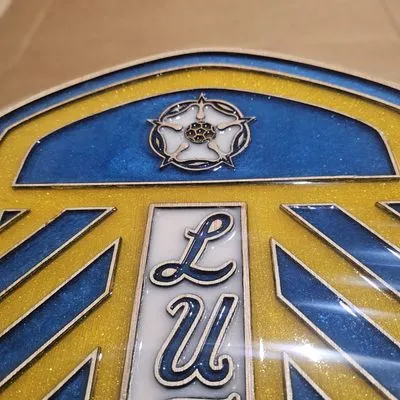 Leeds United F.C. Handcrafted Wooden and Resin Crest - Image 4