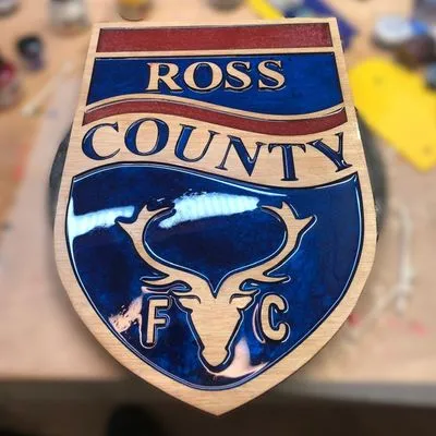 Ross County F.C. Handcrafted Wooden and Resin Crest - Image 2