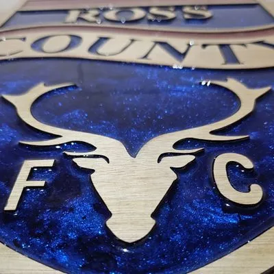 Ross County F.C. Handcrafted Wooden and Resin Crest - Image 6