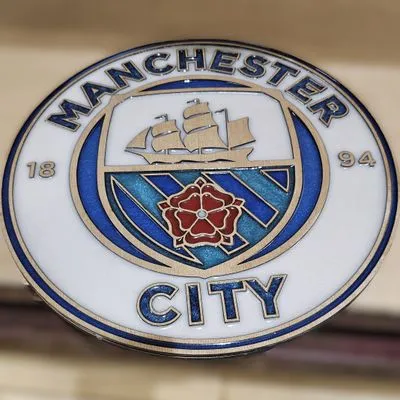 Manchester City F.C. Handcrafted Wooden and Resin Crest - Image 2