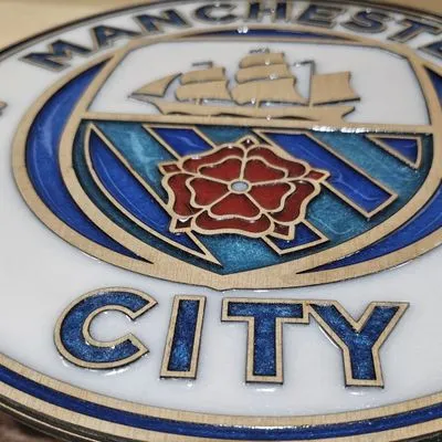 Manchester City F.C. Handcrafted Wooden and Resin Crest - Image 6