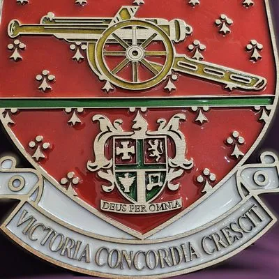 Historic Arsenal F.C. Handcrafted Wooden and Resin Crest - Image 5