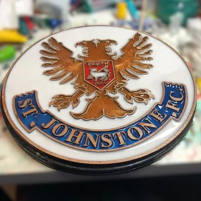 St. Johnstone F.C. Handcrafted Wooden and Resin Crest - Image 3