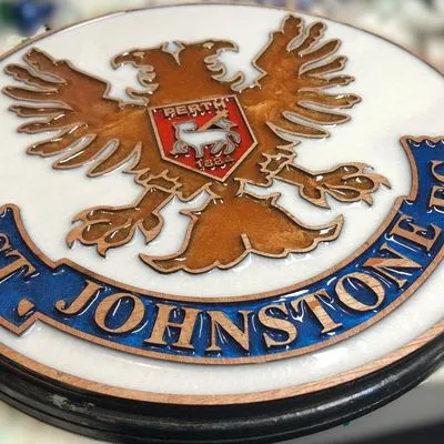 St. Johnstone F.C. Handcrafted Wooden and Resin Crest - Image 4