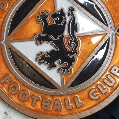 Dundee United F.C. Crest Handcrafted Wooden and Resin Art - Image 4