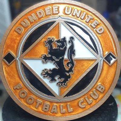 Dundee United F.C. Crest Handcrafted Wooden and Resin Art - Image 5