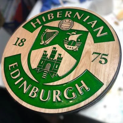 Hibernian F.C. Handcrafted Wooden & Resin Crest - Image 2