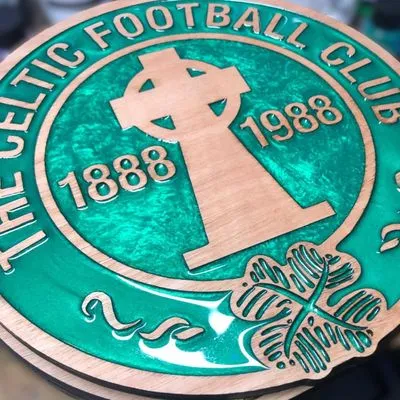 Celtic Glasgow Wooden and Resin Crest - Old Celtic Cross - Image 4