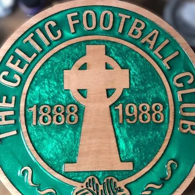 Celtic Glasgow Wooden and Resin Crest - Old Celtic Cross - Image 6