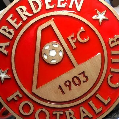 Aberdeen F.C. Handcrafted Wooden and Resin Crest - Image 5
