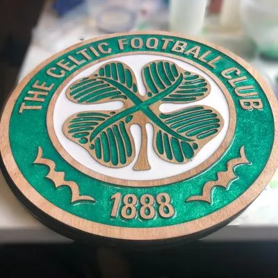 Celtic Glasgow Wooden and Resin Crest - Image 3