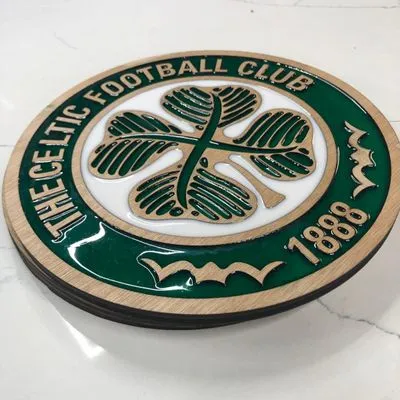 Celtic Glasgow Wooden and Resin Crest - Image 4