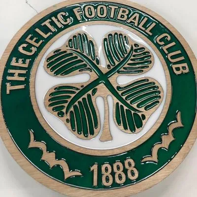 Celtic Glasgow Wooden and Resin Crest - Image 5